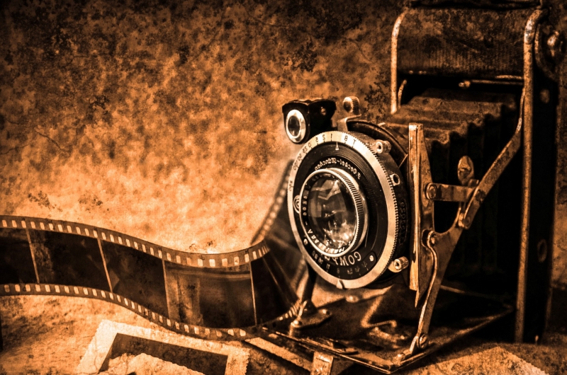 photographe-LA TRINITE-min_light-wood-night-camera-photography-vintage-1245236-pxhere.com